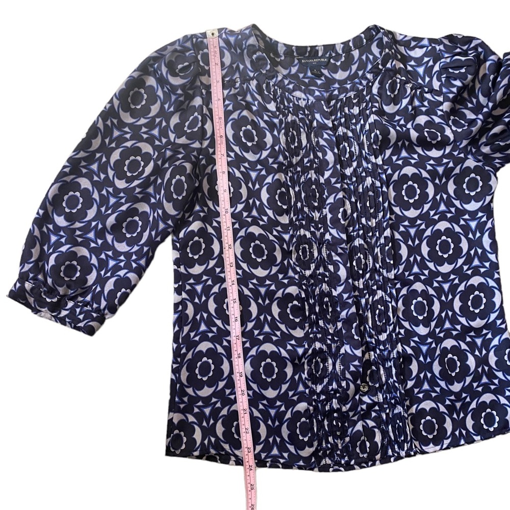 Banana Republic Navy Patterned Button Up Blouse Small - Picture 9 of 12